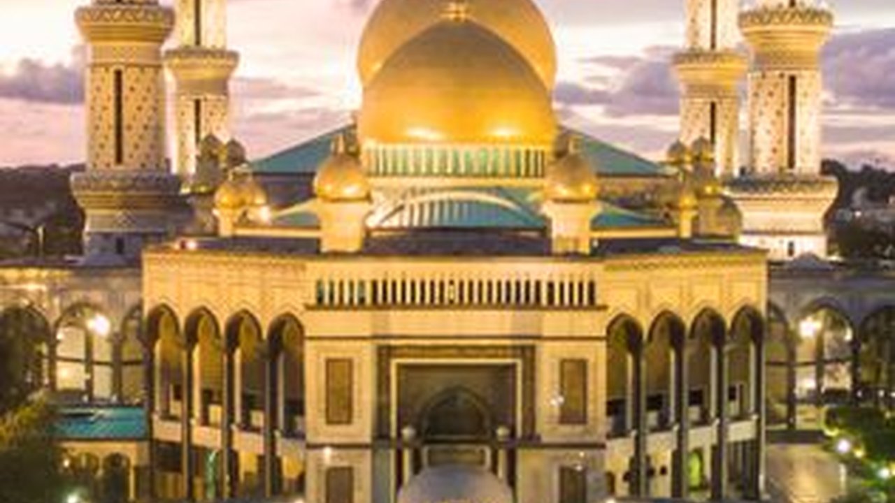 Brunei Darussalam: Kenapa Sampai Terpecah Menjadi Dua Bagian?