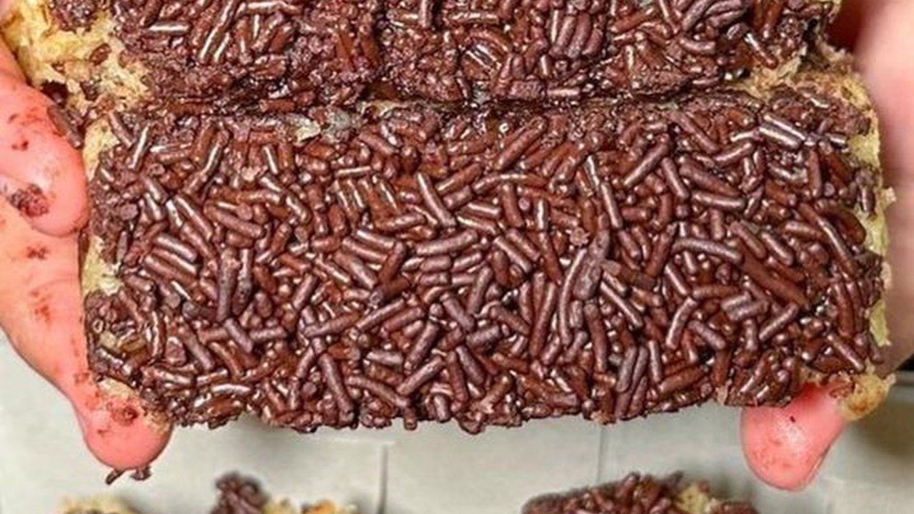 Ramai Dikunjungi, Intip Rahasia Kedai Kue Pukis Viral di Jakarta Selatan