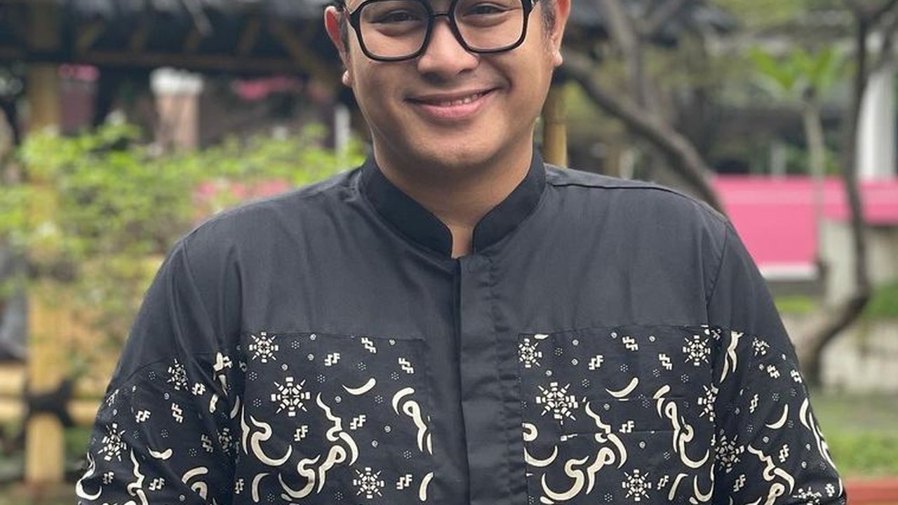 Bikin Lomba Adzan Online, Ini Sosok Gilang Dirga yang Banjir Pujian