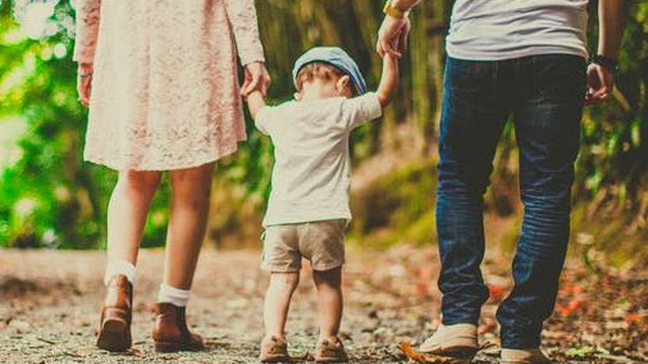 Mengenalkan Emosi pada Anak dan Stimulasi yang Tepat Sesuai Tahapannya