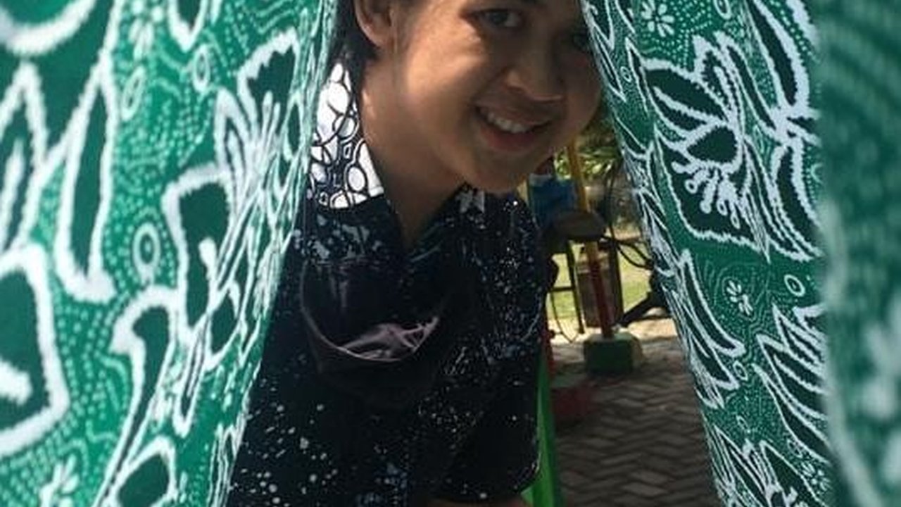 Sosok Seto Utoro, Pemuda yang Bikin Batik Tulis Bojonegoro Naik Kelas dan Ramai Peminat