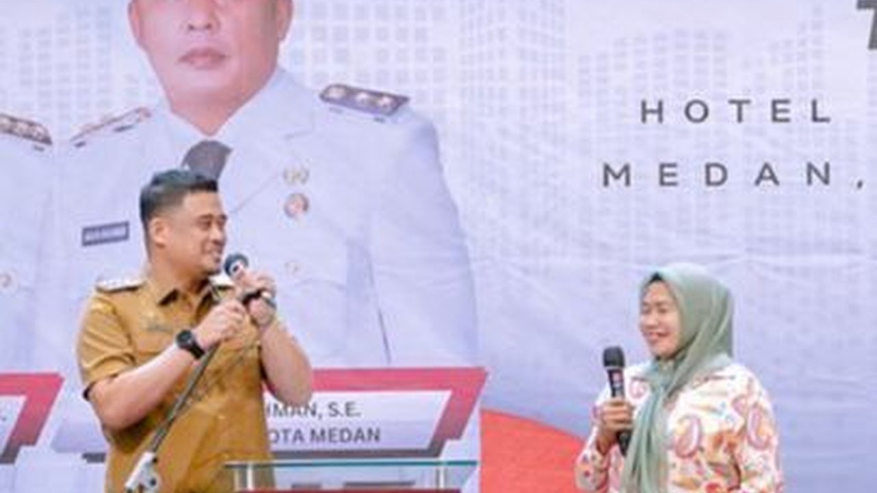 Penuh Haru, Momen 125 Mahasiswa Medan Menerima Bantuan Biaya Pendidikan dari Bobby Nasution
