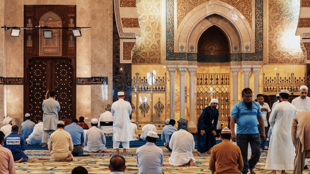 9 Amalan Sunnah Idul Adha yang Baik Dilakukan, Kumandangkan Takbir