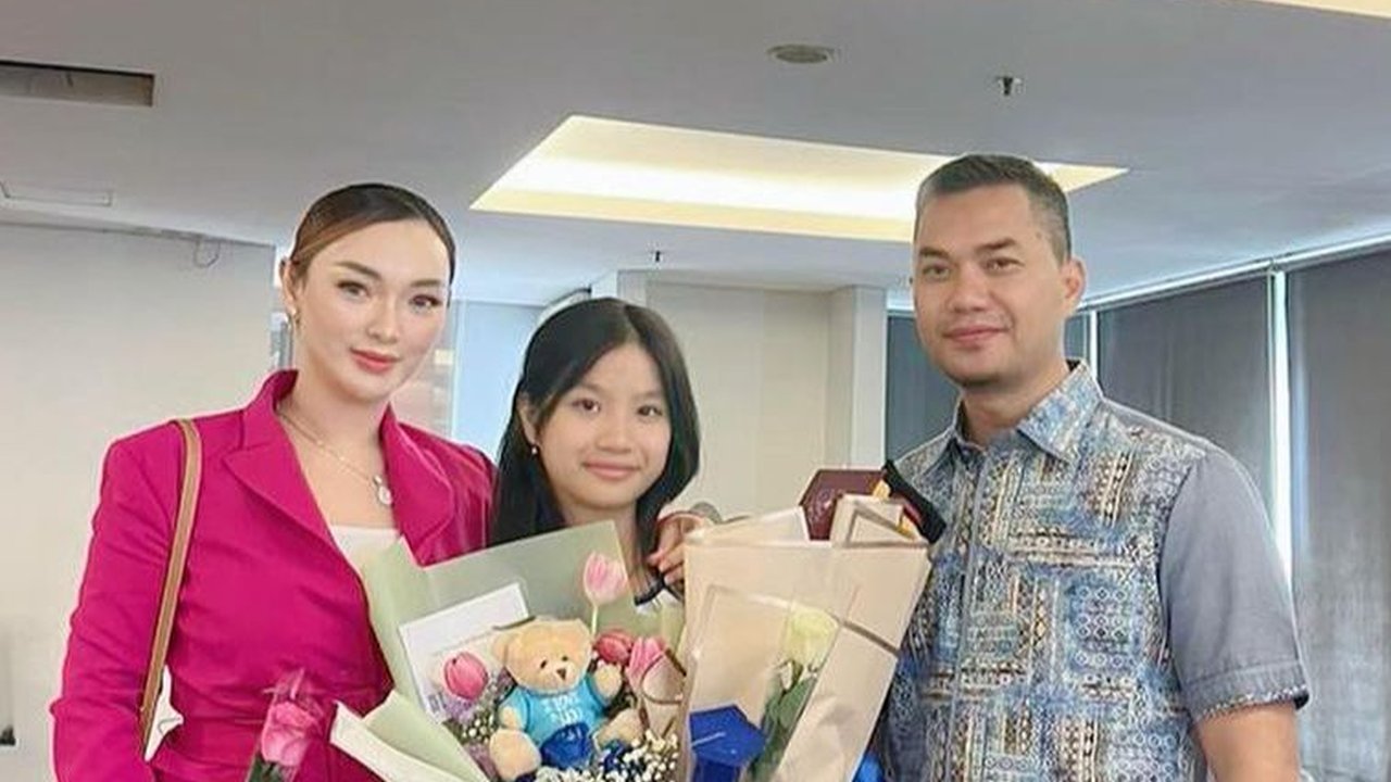 Beranjak Remaja, Intip Potret Cantik Aqila Anak Sambung Zaskia Gotik