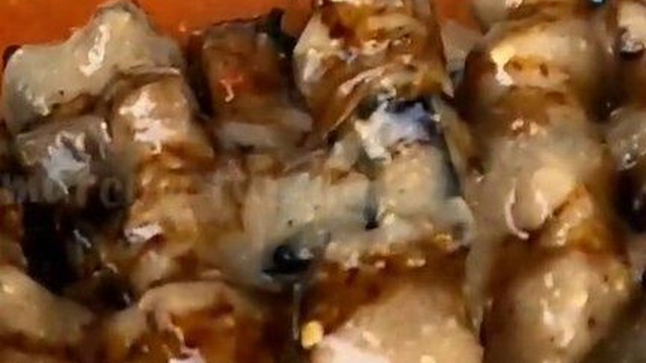 Kenyal Gurih Pentol Bakar Pacet, Jajanan Khas yang Sayang untuk Dilewatkan saat ke Mojokerto