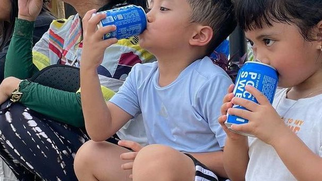 Hobi Hang Out Bareng Cucu, Intip Momen Viens Tasman Bersama Xabiru dan Chava