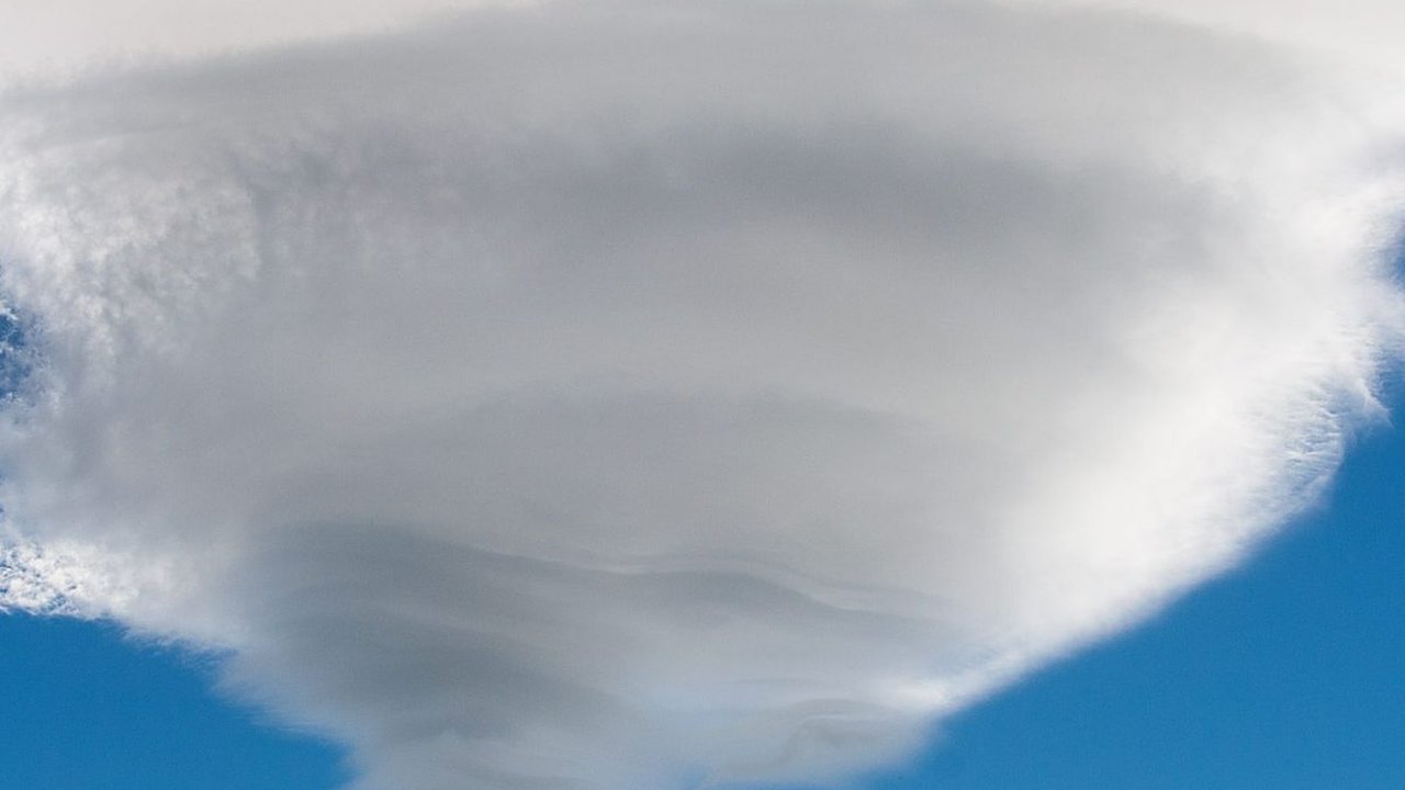 Awan Ternyata Punya Berat Ribuan Ton, Tapi Kenapa Tidak Jatuh ke Tanah?