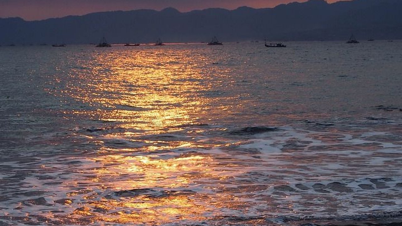 Wisata Pelabuhan Ratu Jawa Barat, Sajikan Panorama Laut Memesona