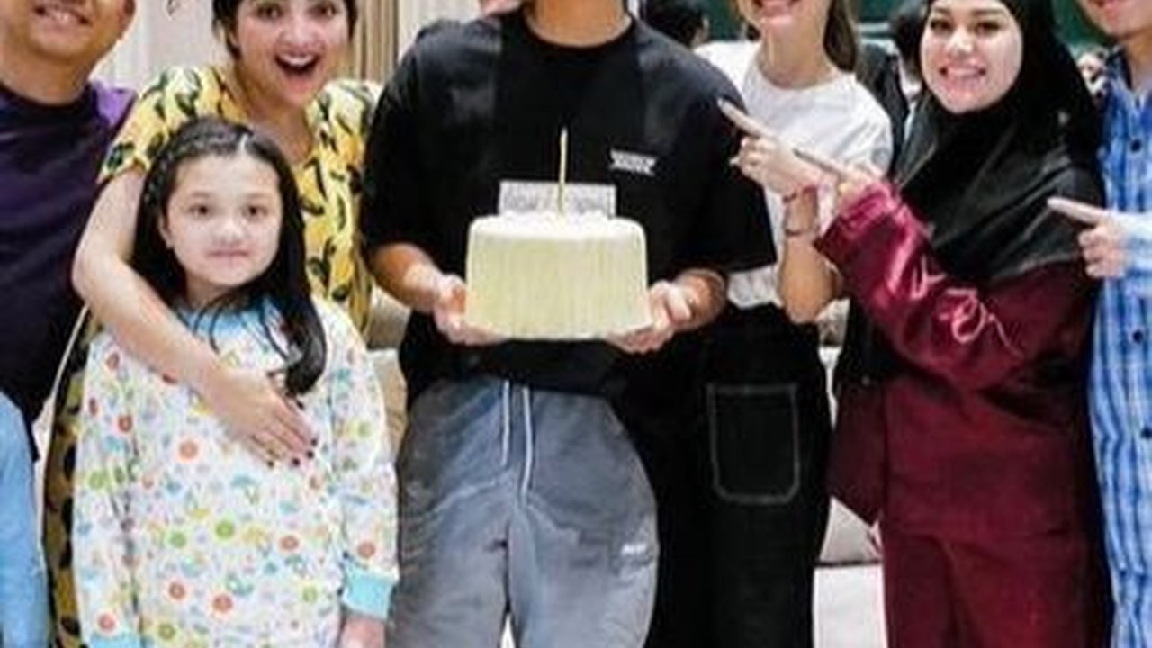 Potret Kejutan Ulang Tahun Azriel Hermansyah ke-23 di Rumah, Ada Sarah Menzel