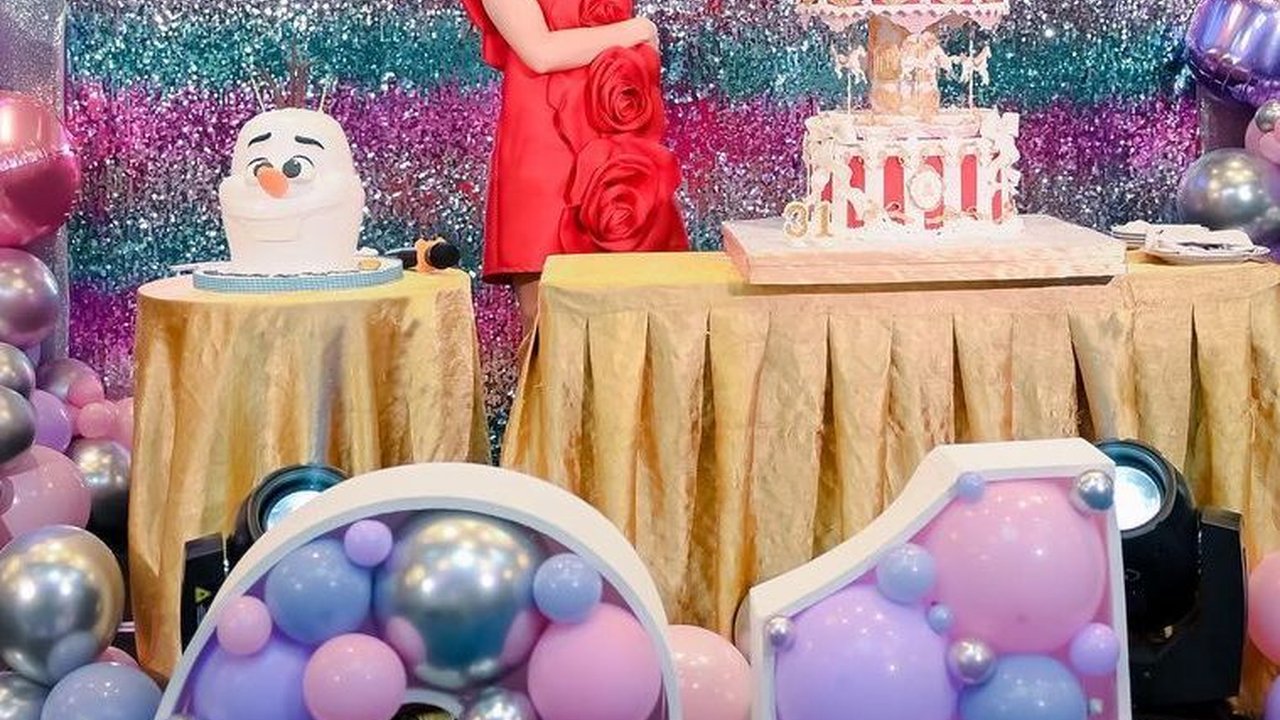 Ayu Ting Ting Dapat Kejutan Ulang Tahun Lagi, Konsep Dekornya Curi Perhatian