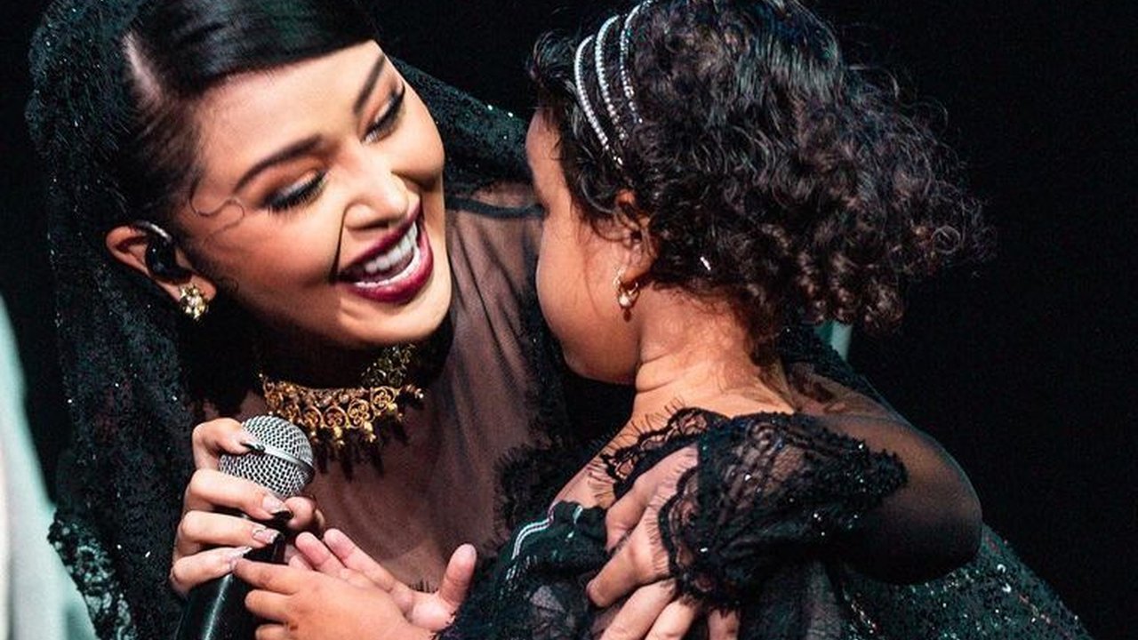 Mulai Tunjukkan Wajah Putrinya, Intip Potret Mutia Ayu dan Gewa