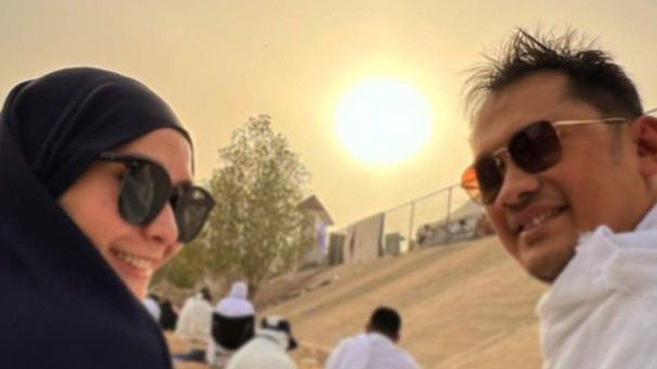 Tunaikan Ibadah Haji bareng Istri, Hanung Bramantyo Ceritakan Momen saat Wukuf di Arafah