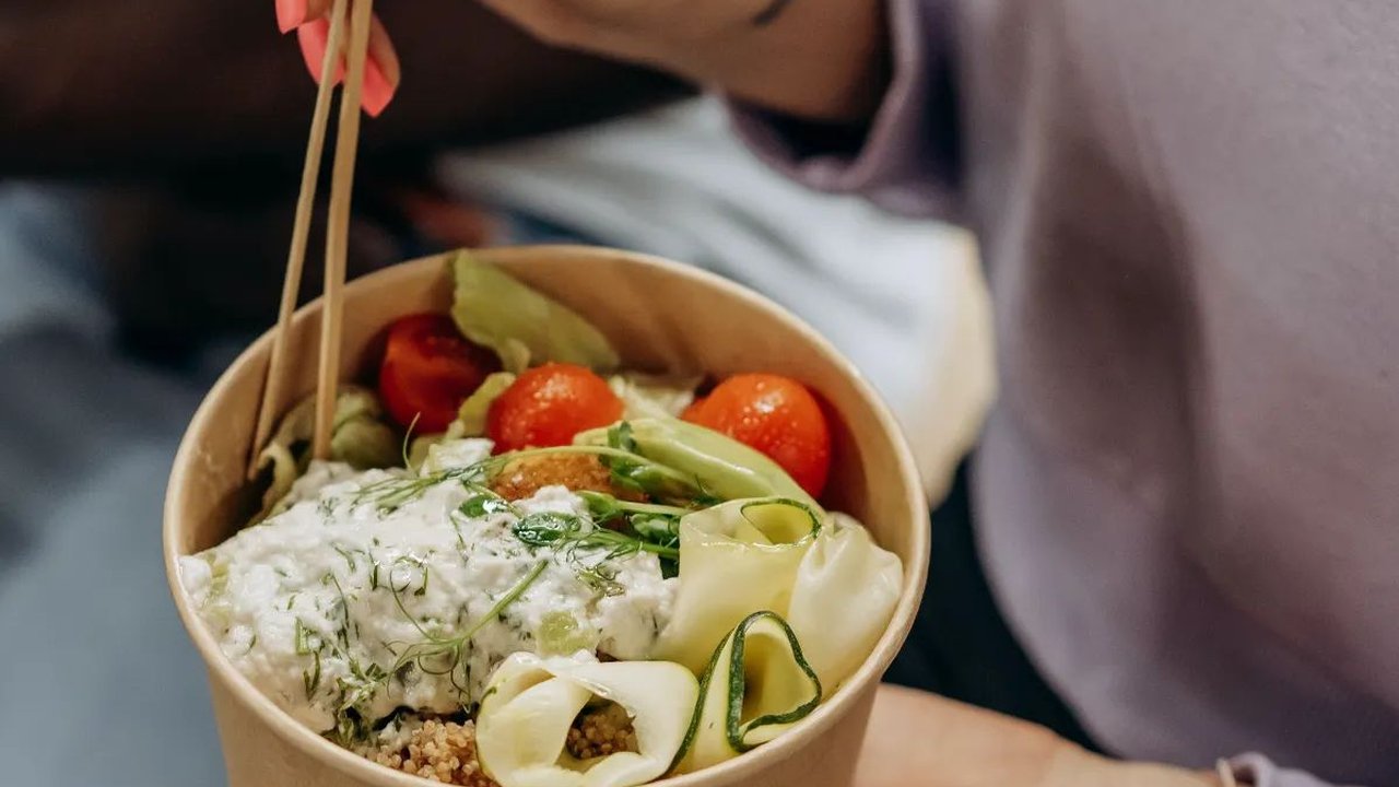 Cara Buat Perut Kenyang Walau Makan Sedikit