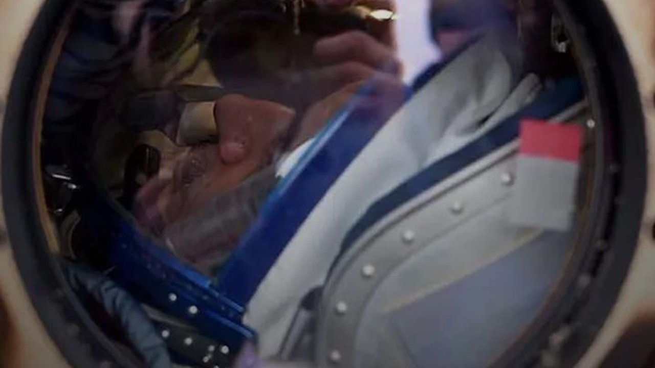 Hidup di Luar Angkasa