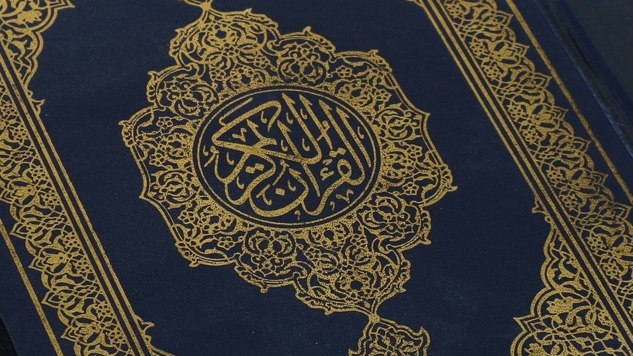 Putin: Alquran Itu Kitab Suci Umat Islam, Jadi Harus Dianggap Suci Oleh Setiap Orang