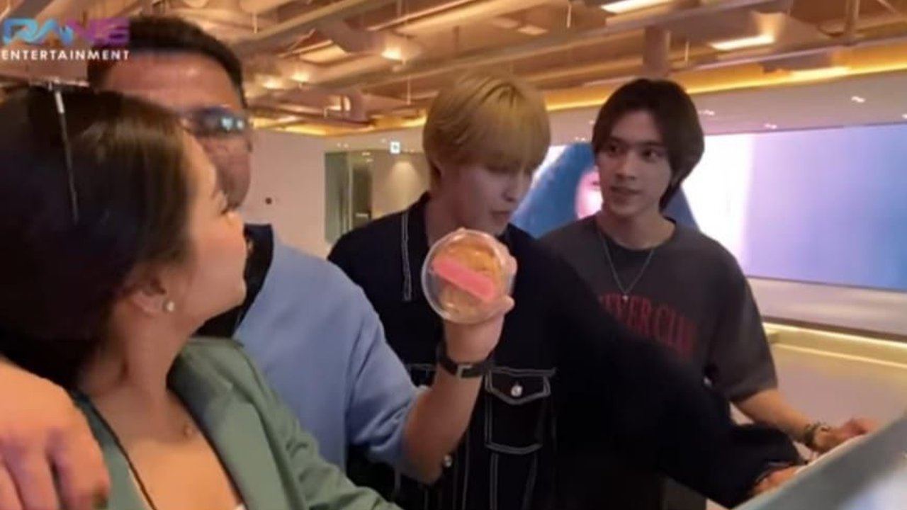Kocaknya Yangyang & Hendery WayV Salting Lihat Raffi Ahmad Cium Nagita Slavina