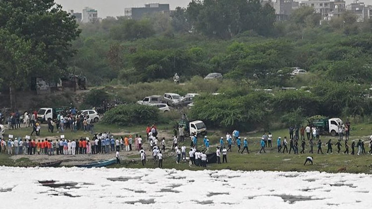 Ironi Sungai Yamuna di India