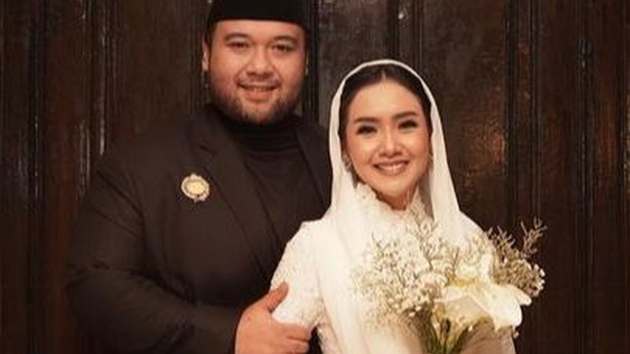 Genap Setahun Usia Pernikahan, Inti Potret Kebersamaan Cita Citata dan Suami