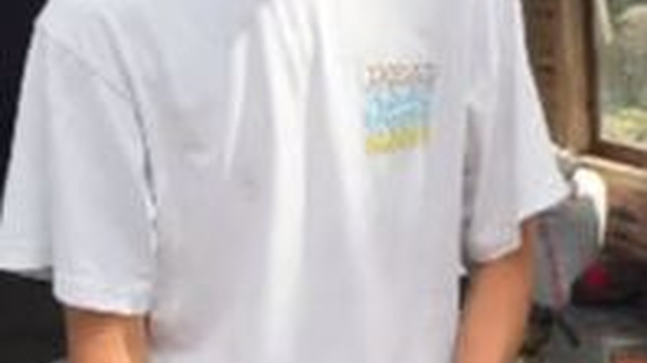 Usai Idul Adha, Adik Melissa dari Perancis Bantu Cuci Piring dan Bersih-bersih di Mushola