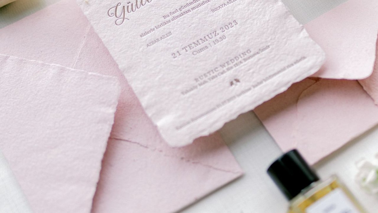 Cara Membuat Undangan Berbagai Acara, Simak Langkah Mudahnya