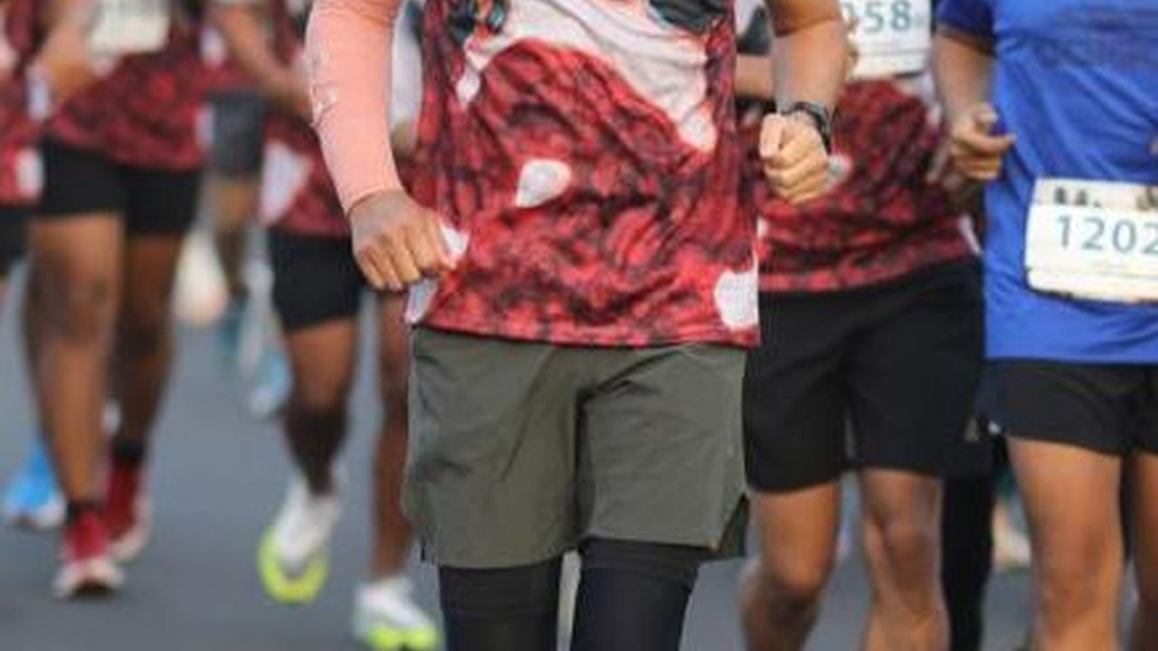 Meriahkan Bank Jateng Friendship Run 2023, Intip Keseruan Ganjar Pranowo Lari Keliling Jogja
