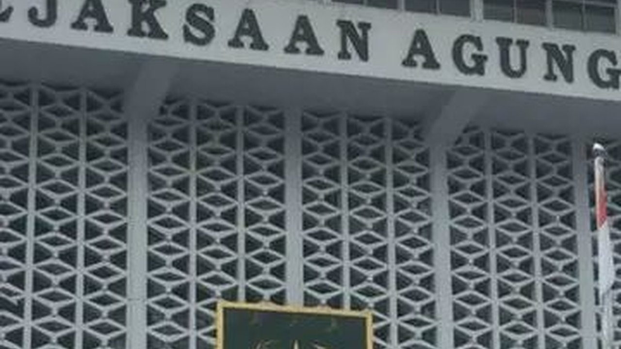 Kamis, Maqdir Pastikan Bawa Rp27 Miliar Hasil Pengembalian Kasus BTS ke Kejagung