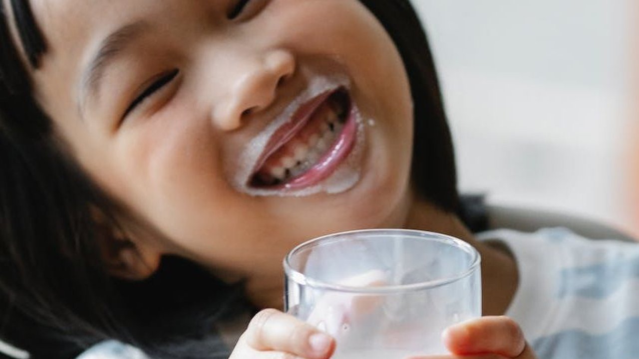 Menghitung Kandungan Gula dalam Susu UHT, Berapa Batas Amannya?