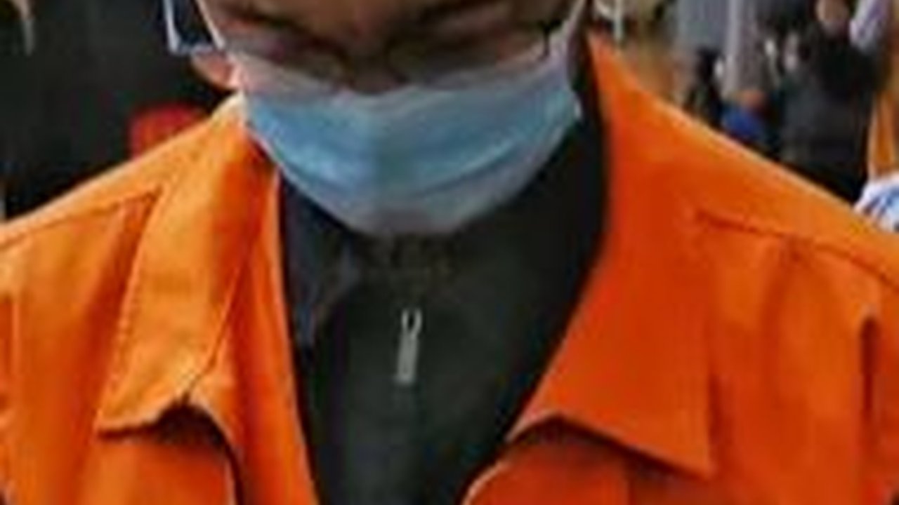 KPK Geledah Perusahaan Milik Mantan Kepala Bea Cukai Makassar Andhi  Pramono  di Batam