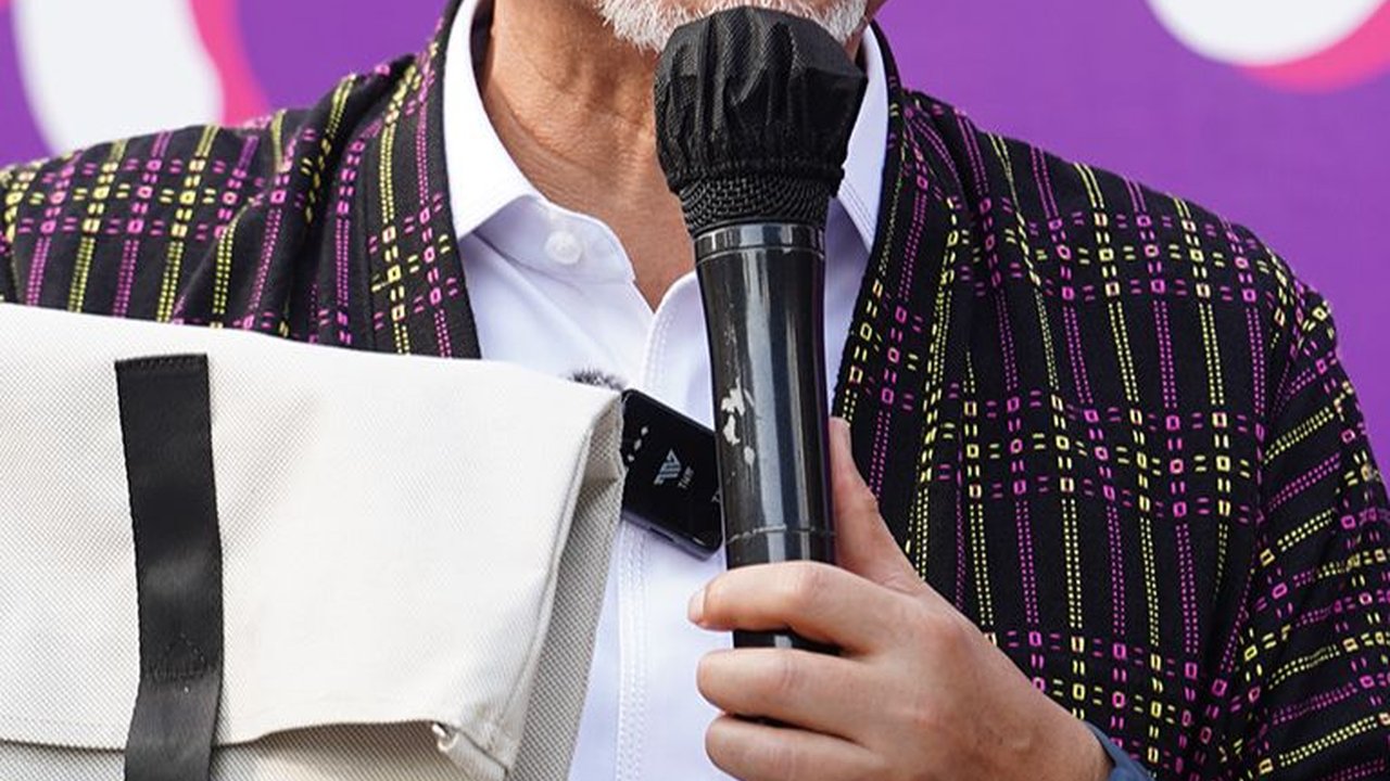 Pasarkan Produk & Merek Lokal, Mendag Zulhas Live Shopping di Festival Indonesia