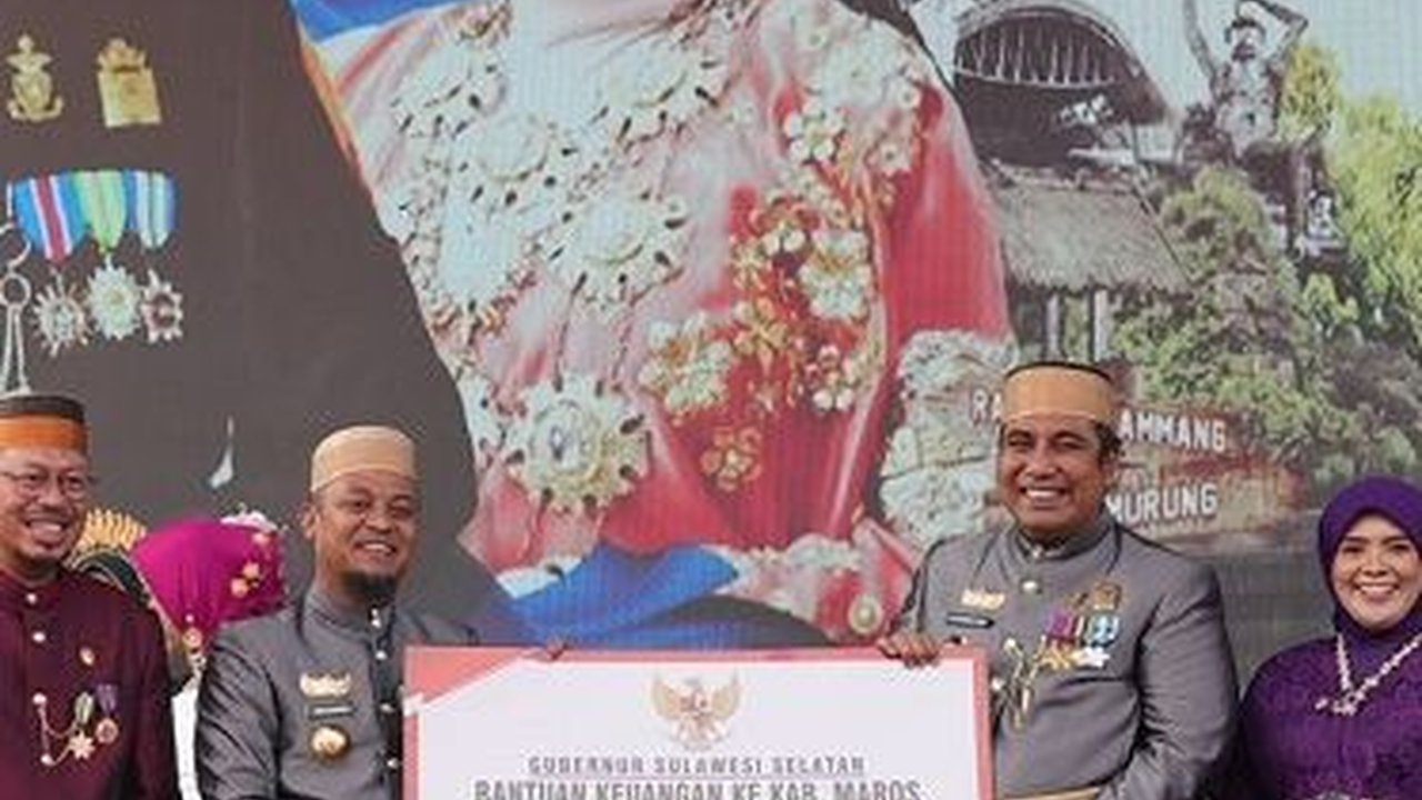 Gubernur Sulsel Serahkan Rp8 Miliar untuk Pembangunan Infrastruktur di Maros