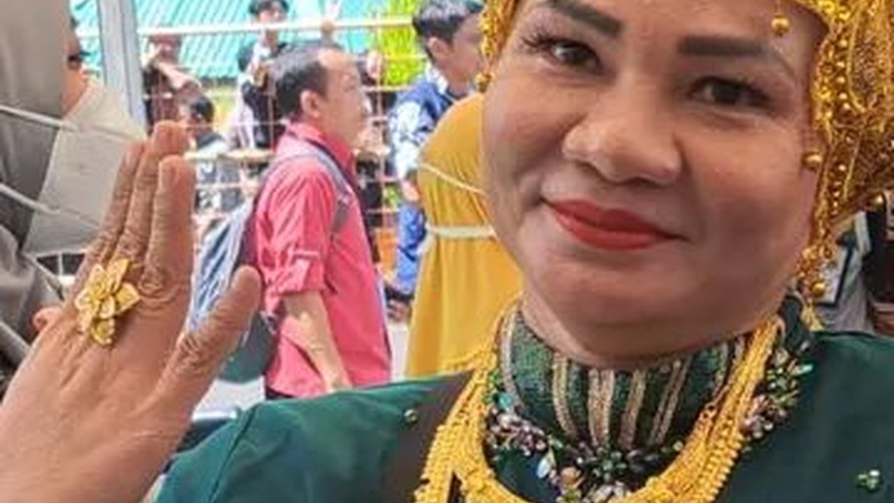 VIDEO: Jemaah Haji Makassar Pamer Emas Usai Pulang Haji, Langsung Diinterogasi Bea Cukai