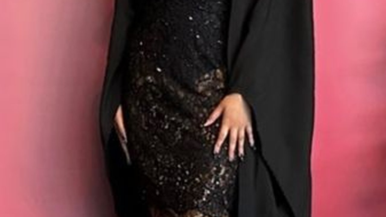 Tampil Berkebaya saat Wisuda, Intip Potret Naja Putri Armand Maulana yang Makin Cantik