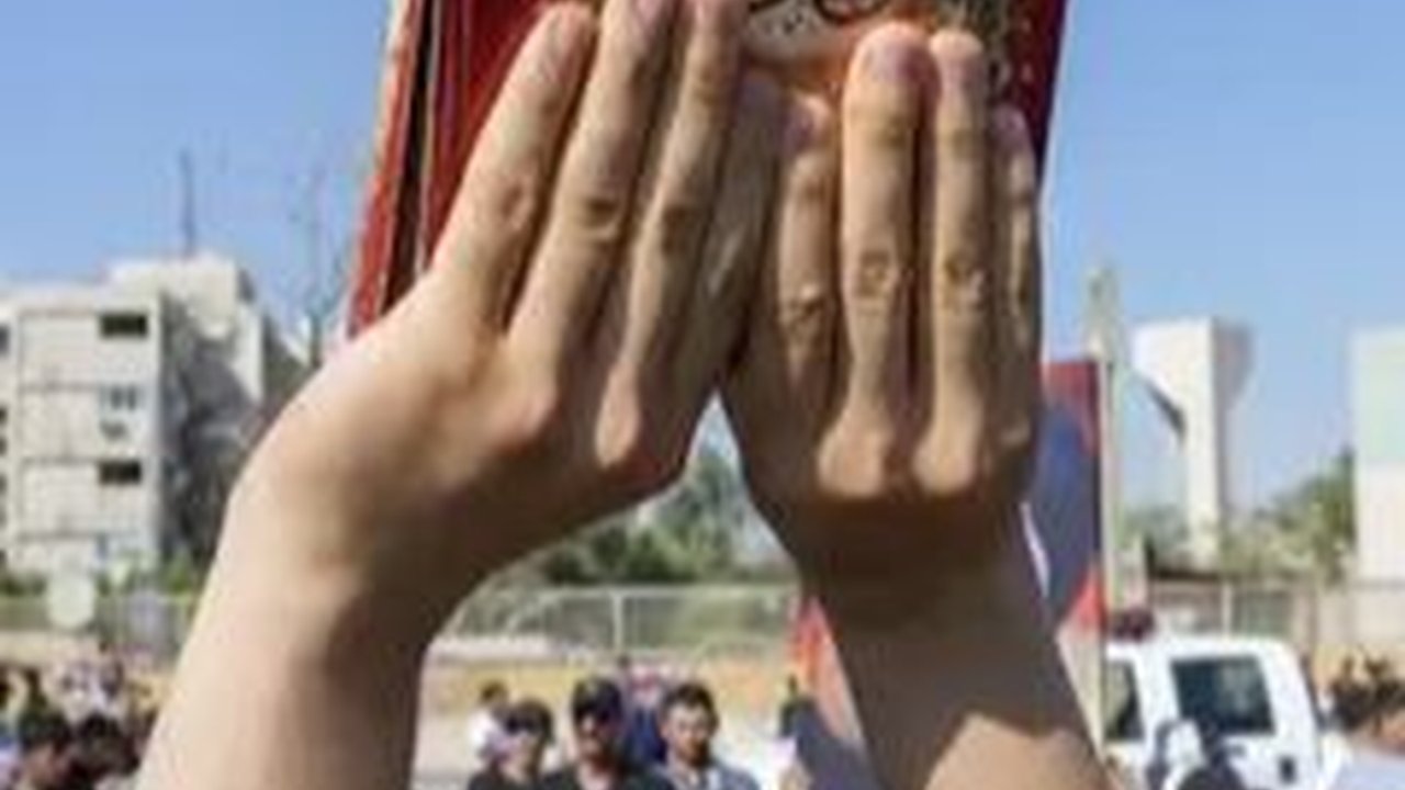 Muslim Swedia Ramai-Ramai Baca Alquran sebagai Bentuk Protes Pembakaran Kitab Suci