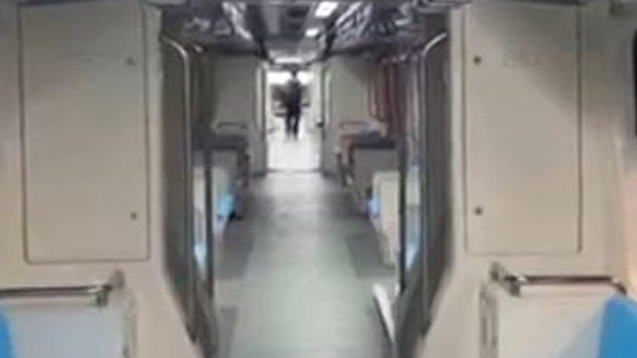 Uji Coba LRT Jabodebek Hari Ini Sepi, Menhub Budi: Terbatas untuk Undangan