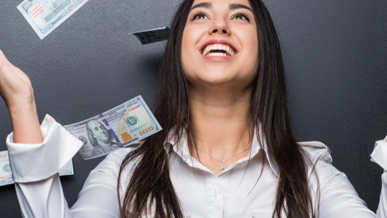 Aduh, Para Istri Pejabat Ini Pakai Uang Negara untuk Belanja Hingga Jutaan Dolar