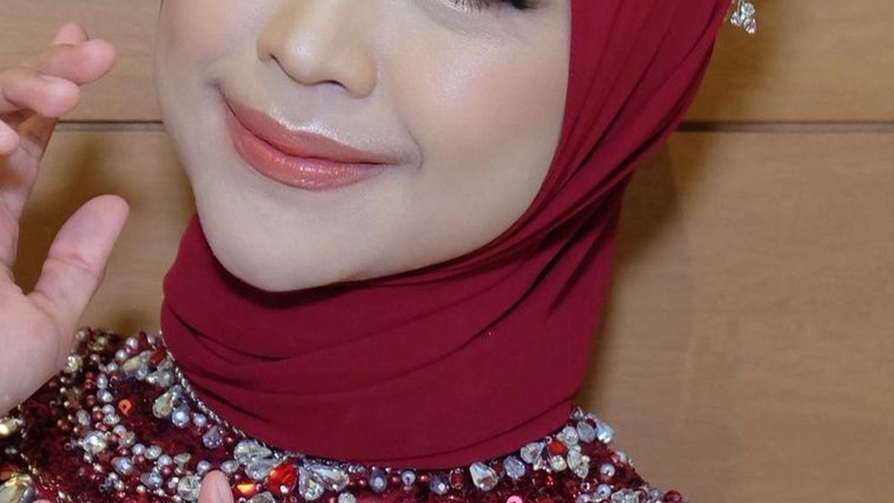 Ria Ricis Menang Content Creator Terfavorit, Intip Penampilannya di Acara Penghargaan yang Jadi Sorotan