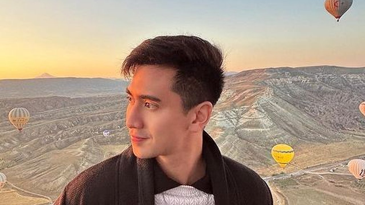 Momen Keseruan Verrell Bramasta Liburan ke Cappadocia, Sahabat 'Sendiri-sendiri Kesini Udah, Kapan Berdua?'