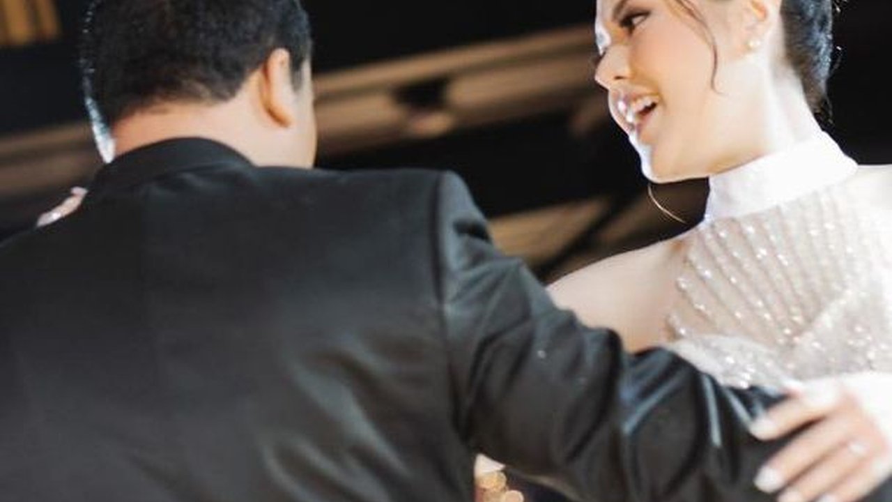 Terbaru Tina Toon, Sederet Penyanyi Ini Juga Pilih Nikah Secara Diam-Diam