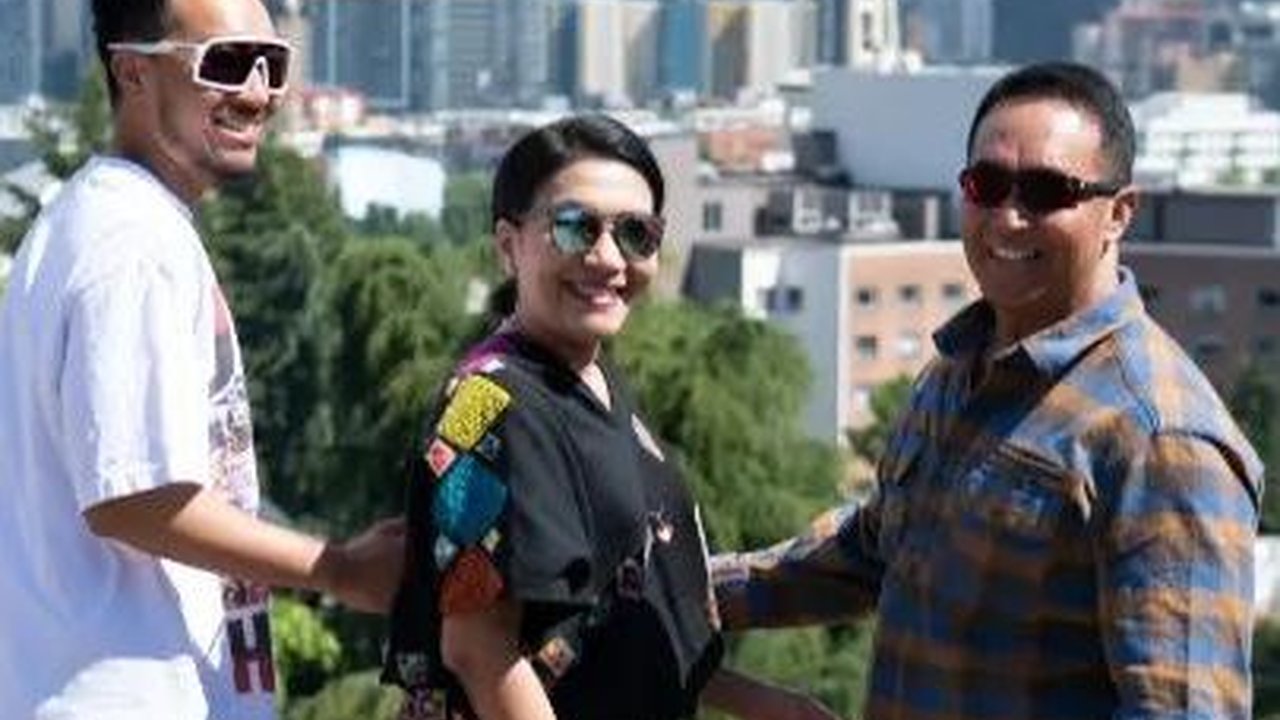 Potret Eks Panglima TNI Jalan-Jalan di Seattle Amerika Bersama Anak & Istri, Tak Sengaja Bertemu Teman SMA