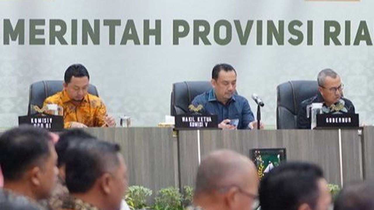 Komisi V DPR Kumpulkan Gubernur dan Seluruh Bupati di Riau Bahas Infrastruktur