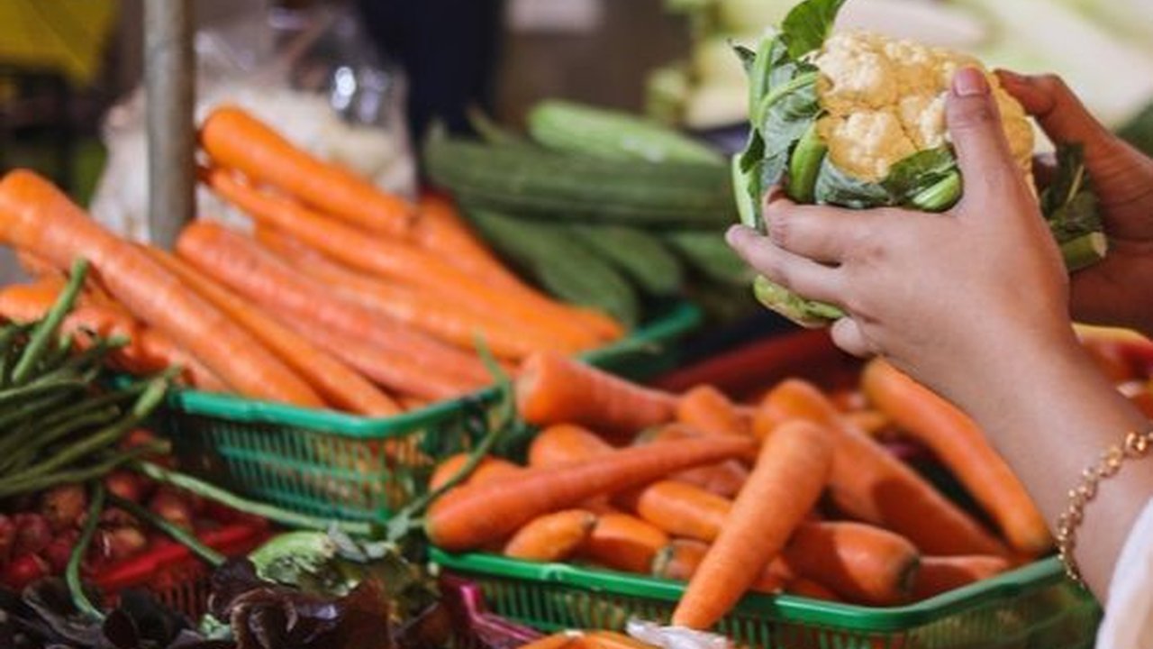 Harga Bahan Pokok di Pasar Blauran I Salatiga Terus Stabil Cenderung Turun