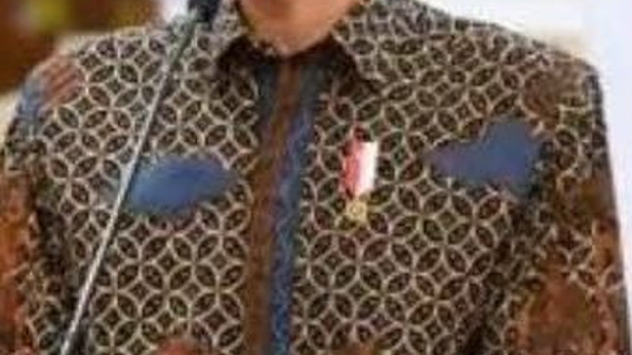 Tugas Pertama Jokowi untuk Menkominfo Budi Arie: Selesaikan Proyek BTS Sesuai Rencana Pemerintah
