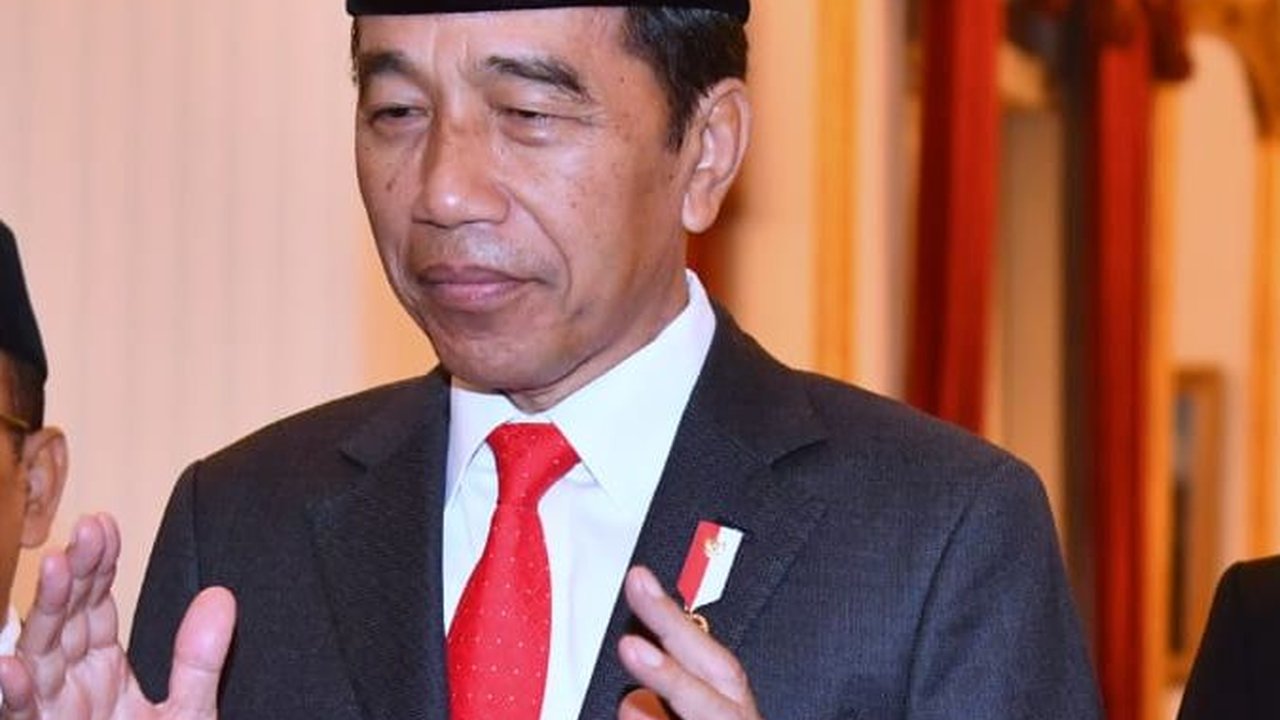 Ekspresi Datar dan Gestur Jokowi saat Ditanya soal NasDem