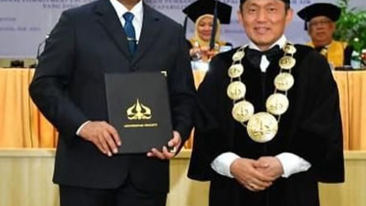 Potret Jenderal Bintang Empat TNI Lulus Cumlaude, Kini Sandang Gelar Doktor