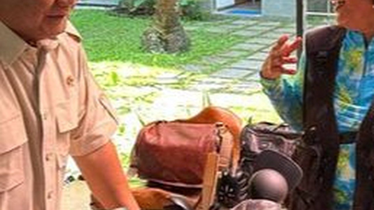 Berkunjung ke Pangandaran, Ini Momen Akrab Prabowo Subianto dengan Susi Pudjiastuti