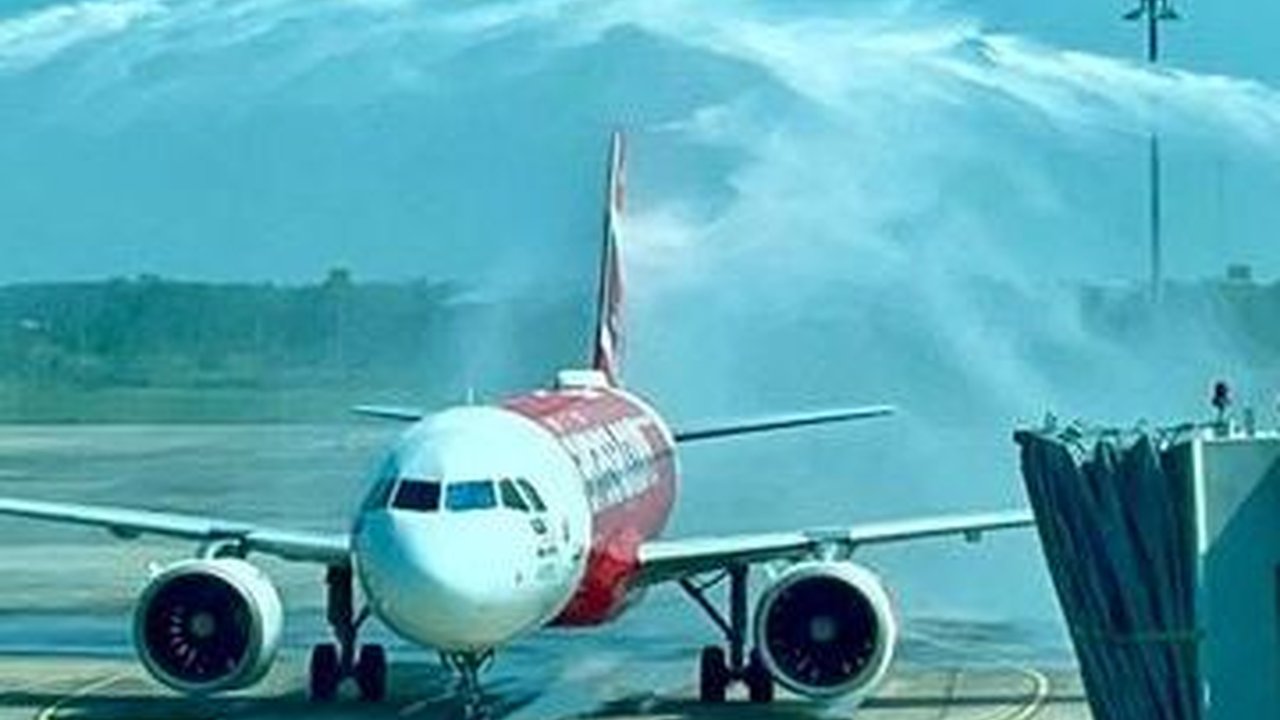 Bandara Husein Sastranegara Tutup, Warga Bandung Diprediksi Pindah ke Halim dan Soekarno-Hatta