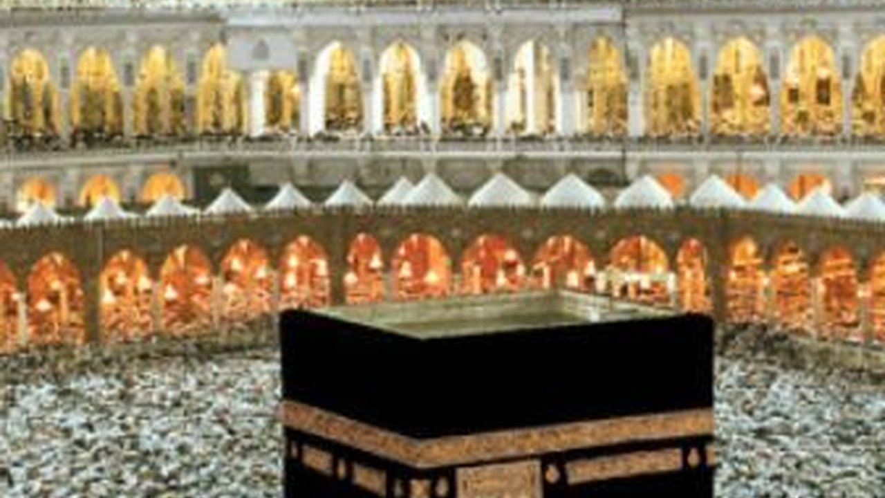Momen Kiswah, Kain Penutup Ka'bah Diganti Tiap 1 Muharram