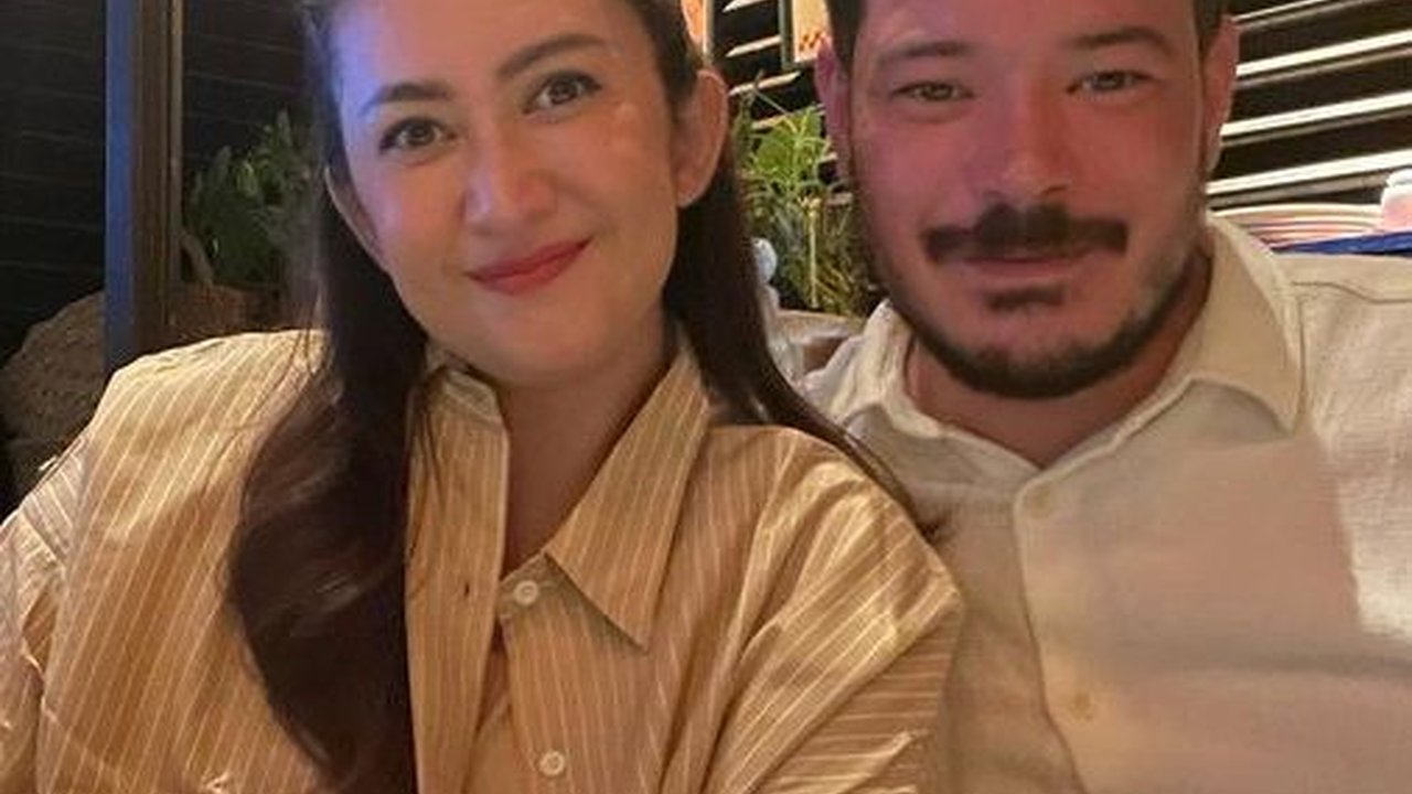 Demi Seorang Anak, Nafa Urbach Tetap Selalu Romantis dengan Sang Mantan Suami