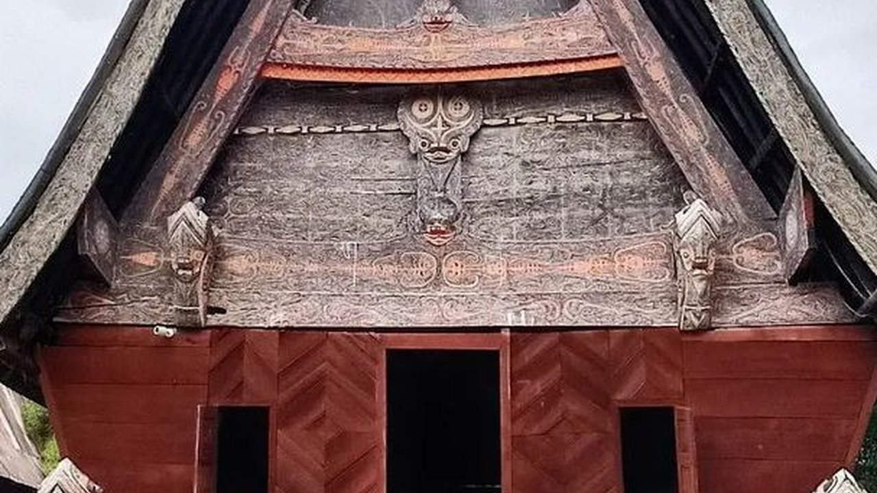 Dikenal Kokoh dan Tahan Gempa, Ini Keunikan Rumah Adat Batak yang Penuh Filosofi
