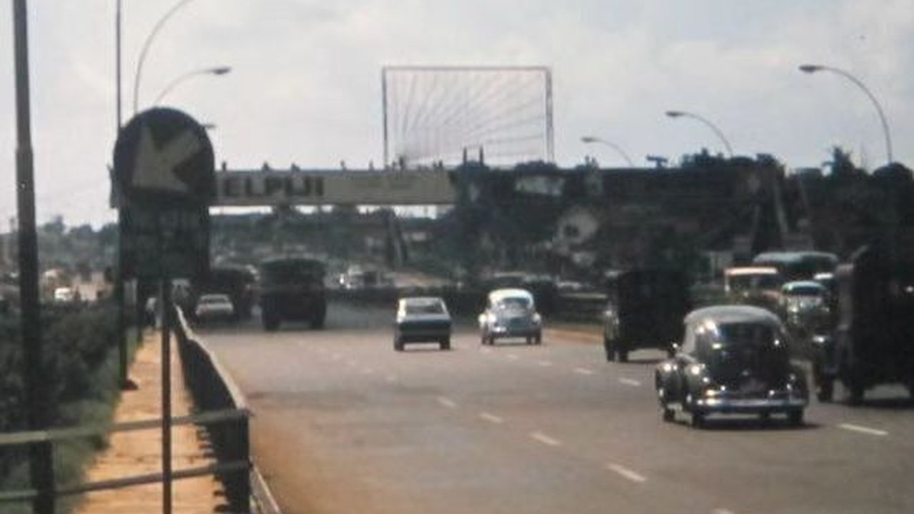 Potret Kota Jakarta Tahun 1973, Dari Becak Sampai Es Potongnya Bikin Nostalgia